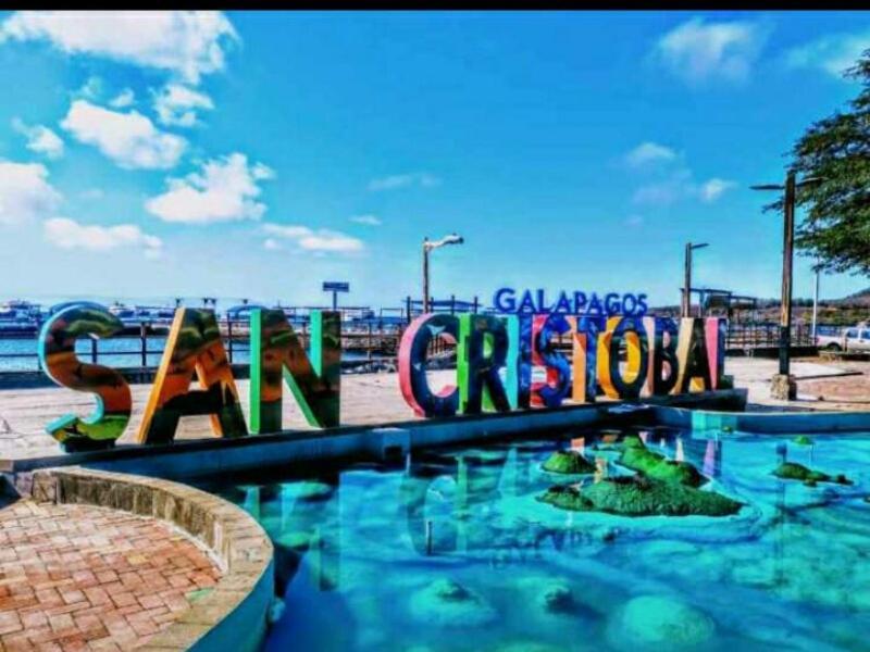 Hostal Albatros San Cristóbal エクステリア 写真